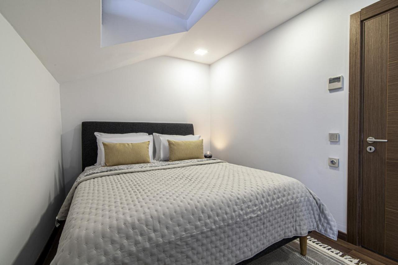 Sleek Residence Flat With Great Location In Sisli Istanbul Exterior photo